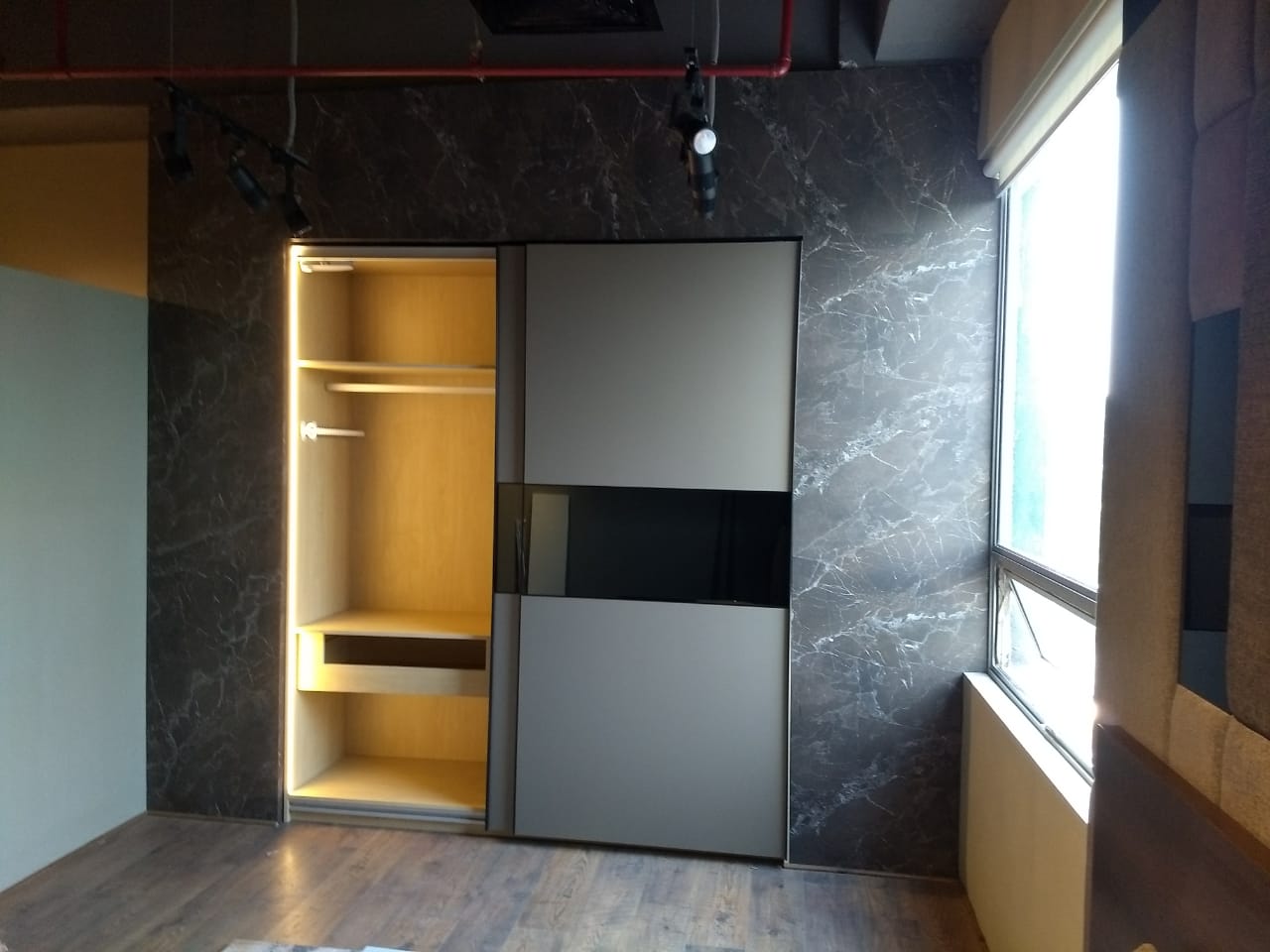 price-of-lacquer-glass-wardrobe-in-delhi-new-delhi-india-best-sliding-hinged-walk-in-glass-lacquer-designs-in-delhi-india